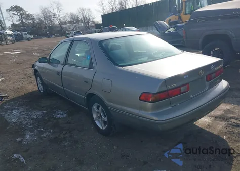 1999 Toyota Camry Ce z USA, uszkodzony, nr VIN 4T1BG22KXXU417459